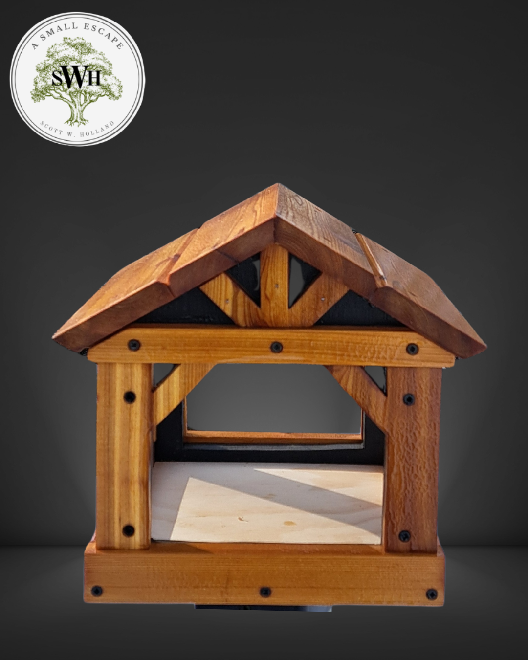 Joyful Stable Bird Feeder